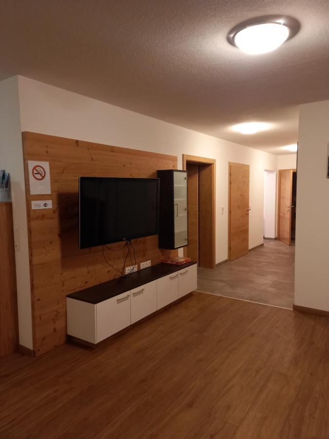 Grosszuegiges Apartment Georg Mayrhofen Barrierefrei Hollenzen Ngoại thất bức ảnh